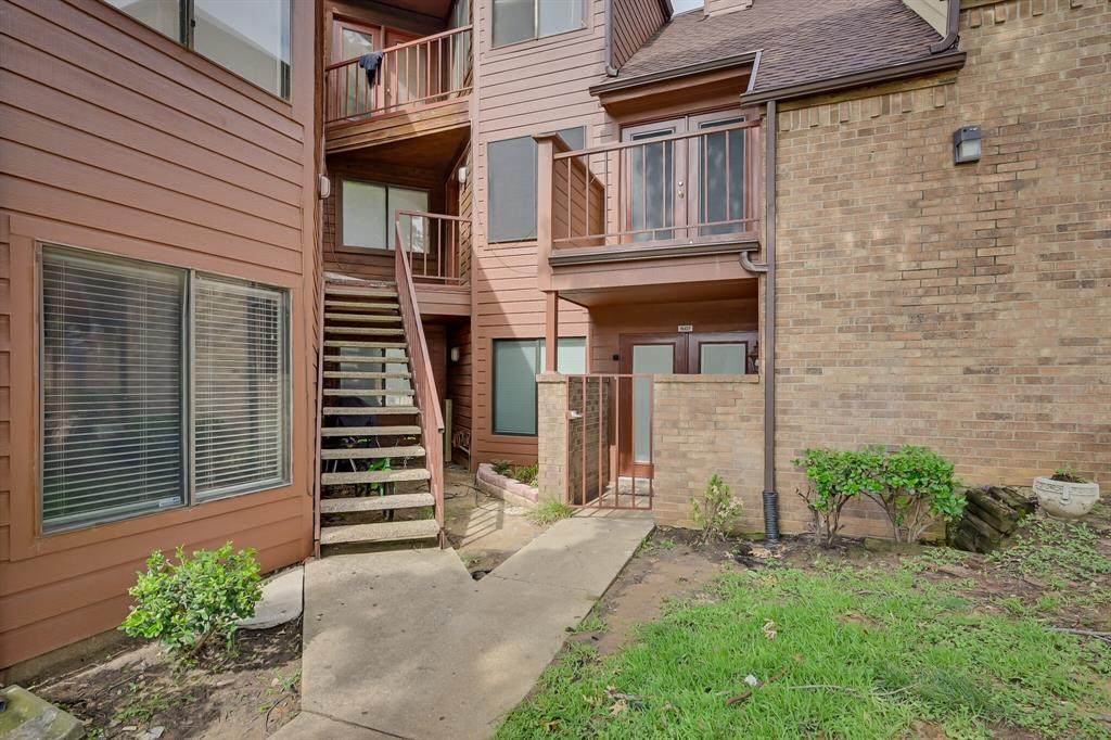2300 Bamboo Drive - Photo 1
