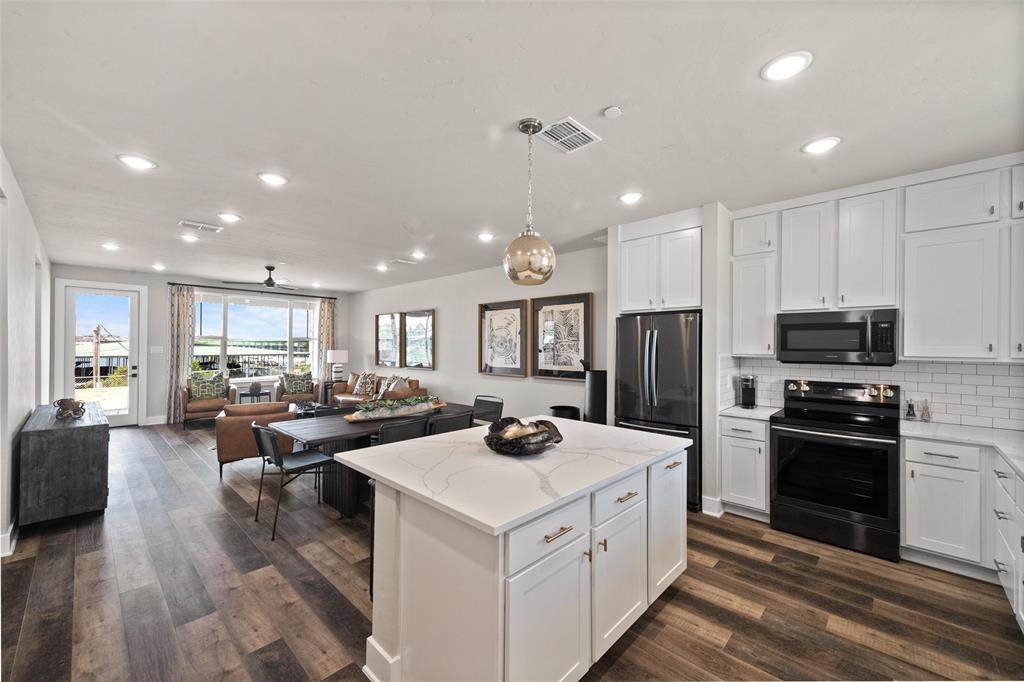 3412 Scenic Point - Photo 1