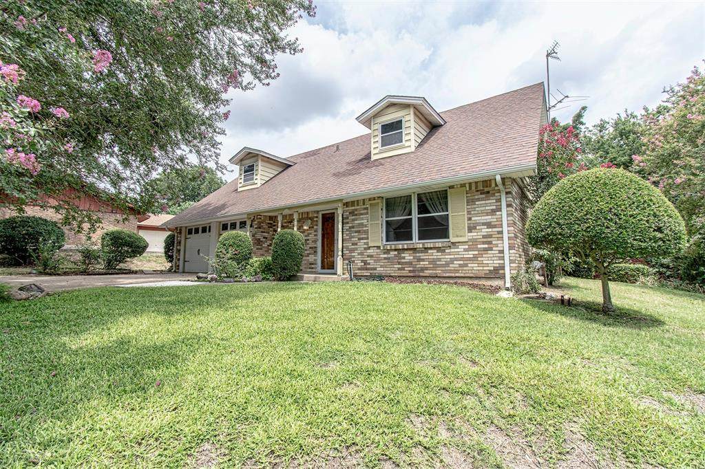 814 Coral Way - Photo 1