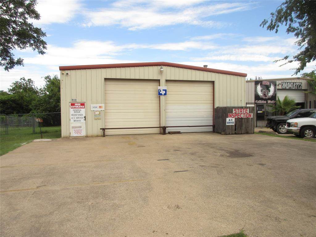 808 Hampton Road - Photo 1
