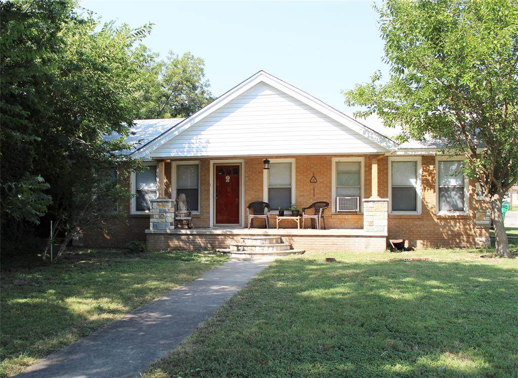 1090 Paddock Street - Photo 1