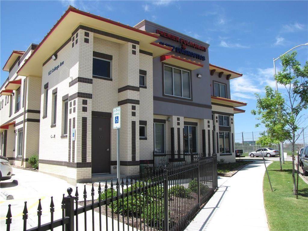923 College Avenue - Photo 1