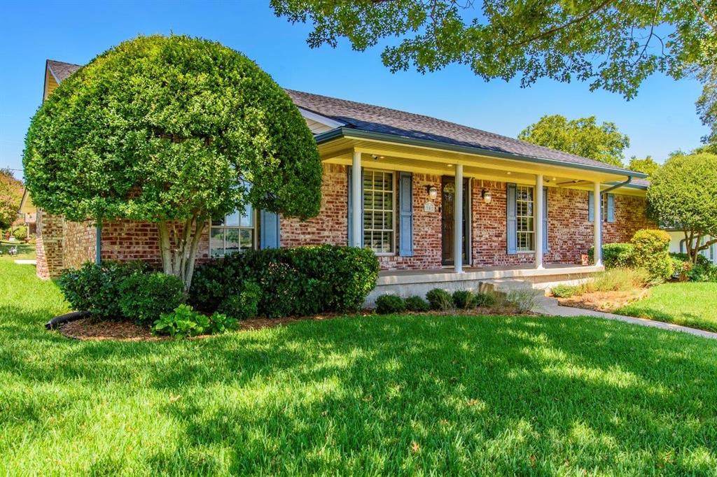 302 Meadowlark Drive - Photo 1