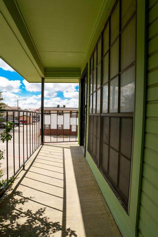 2221 Stella Street - Photo 1
