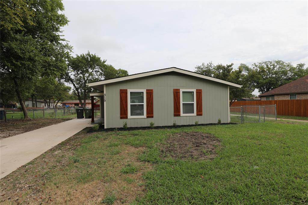 315 Glenfield Drive - Photo 1