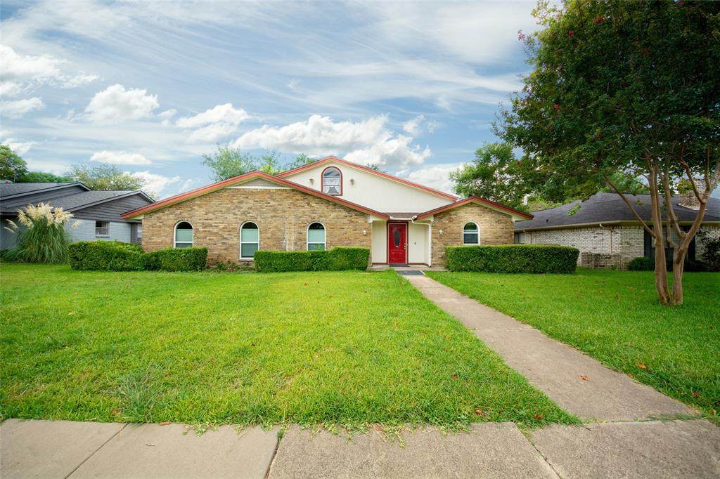 3200 Kingsbridge Drive - Photo 1