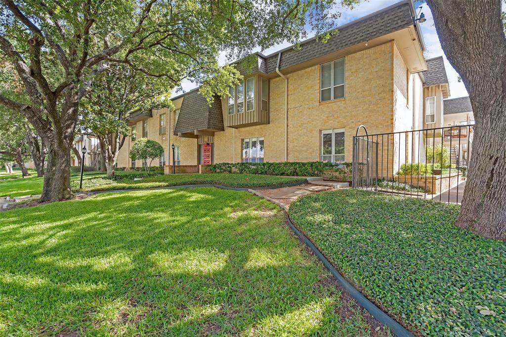 4320 Bellaire Drive - Photo 1