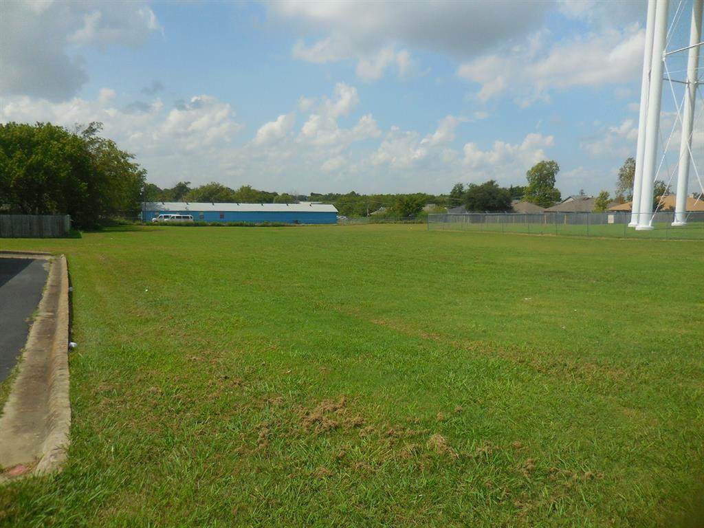 1.3 acr Roberts Avenue - Photo 1