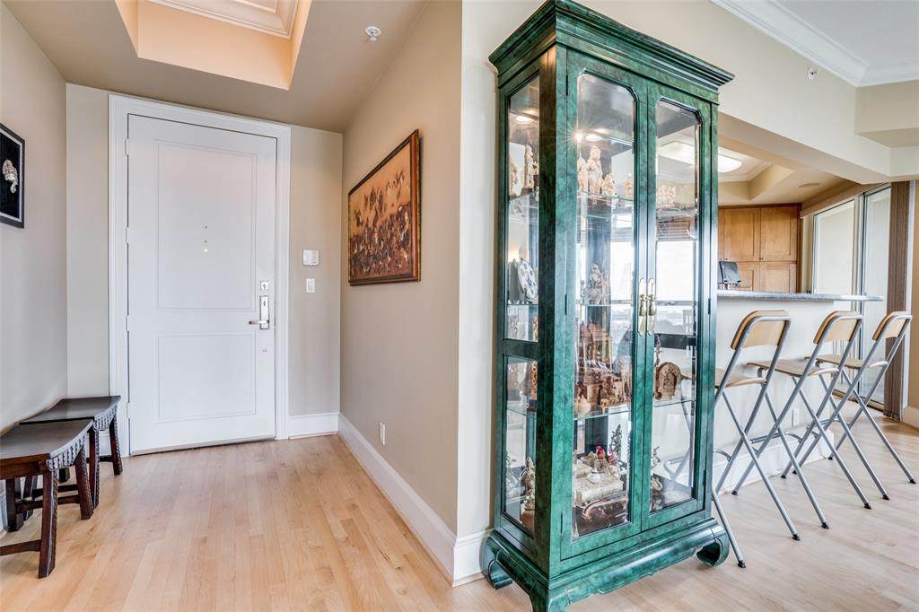 3401 Lee Parkway - Photo 1