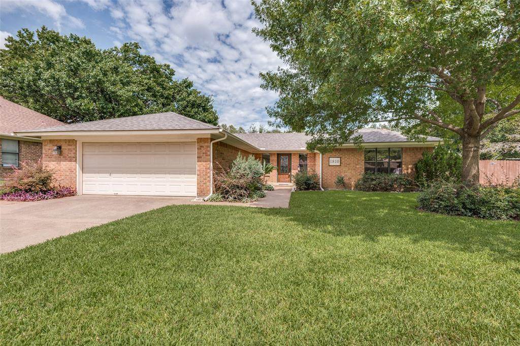 1810 Big Bend Drive - Photo 1