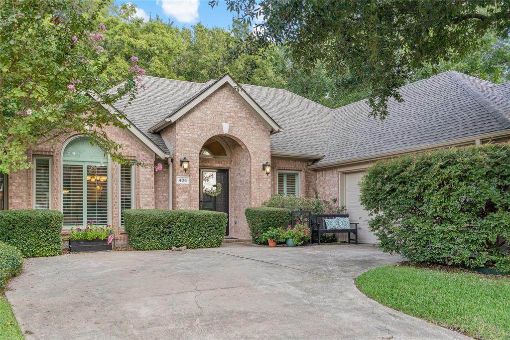 434 Rivercove Drive - Photo 1