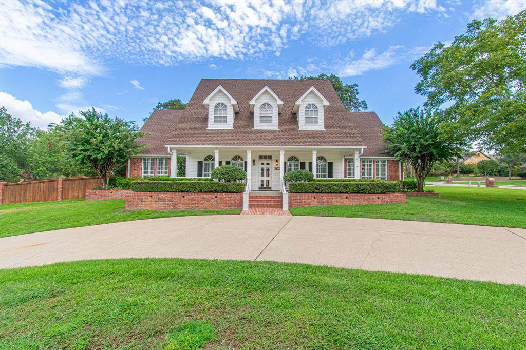 802 Blenheim Place - Photo 1