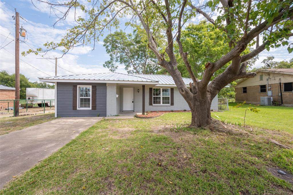 306 Park Street - Photo 1