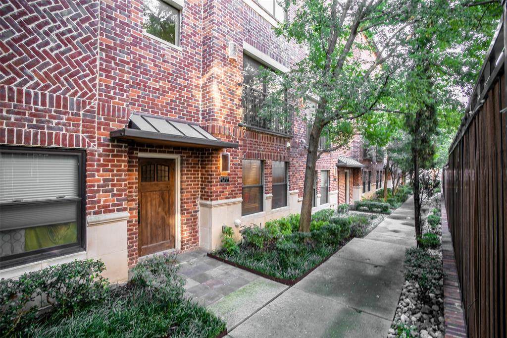 2411 Hall Street - Photo 1