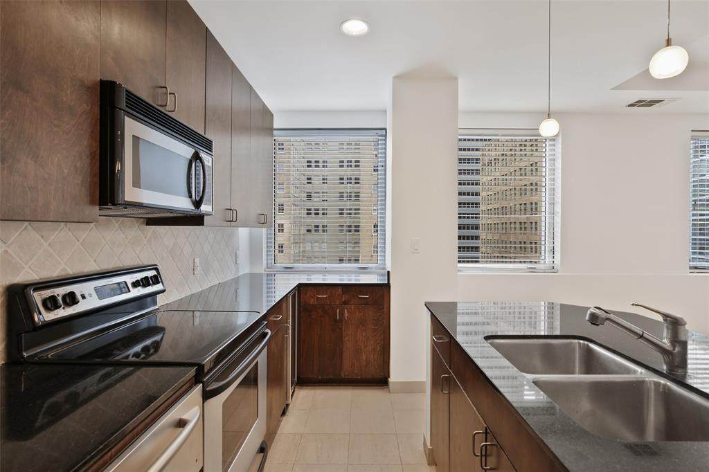 1505 Elm Street - Photo 1