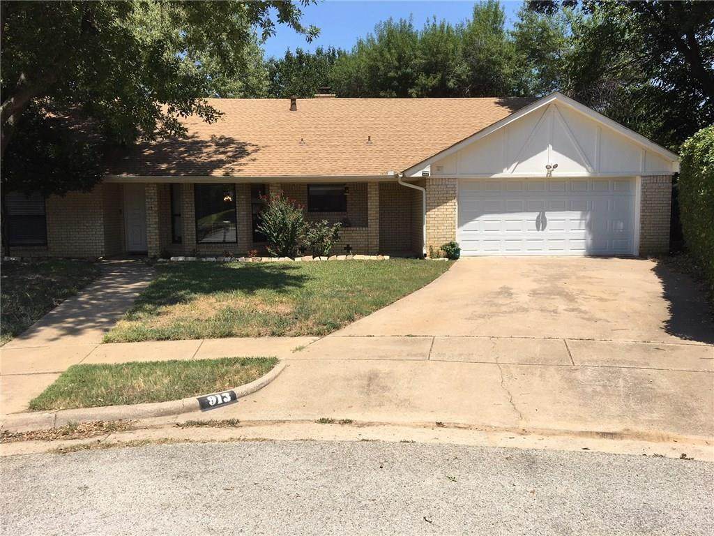 913 Kensington Court - Photo 1