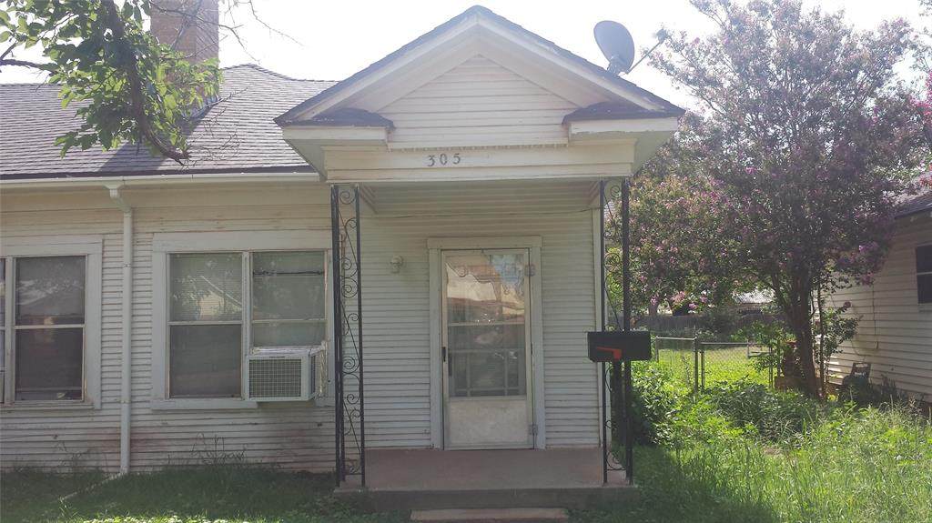 305 Oak - Photo 1