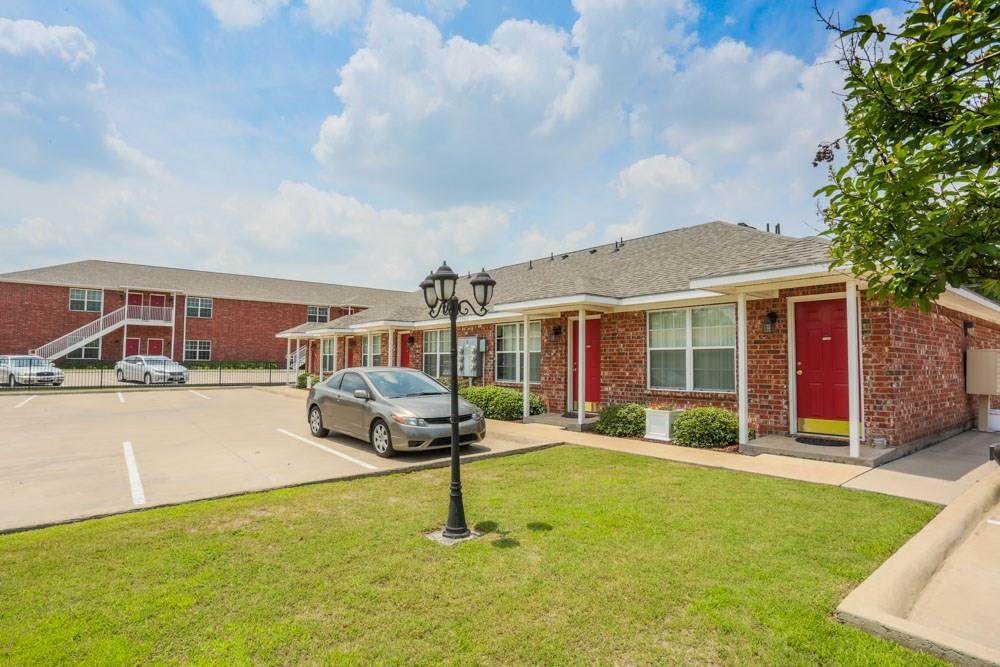 1302 Maple Street - Photo 1