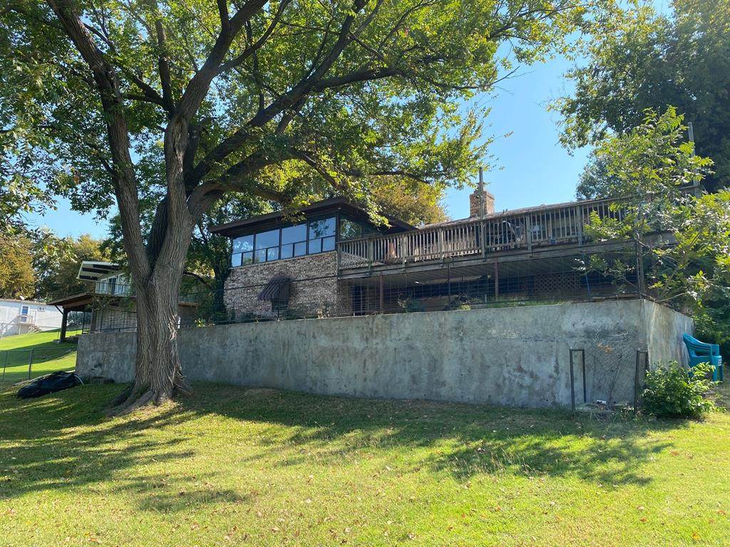 610 Elm Circle - Photo 1