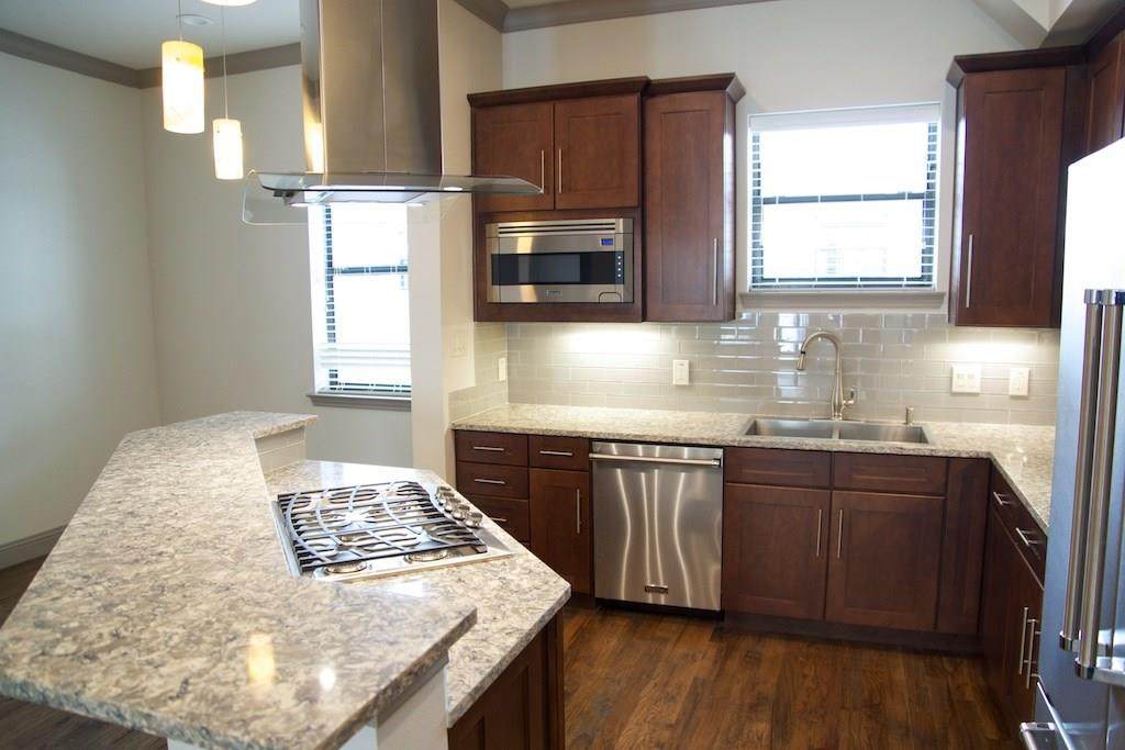 1021 Pavillion Street - Photo 1