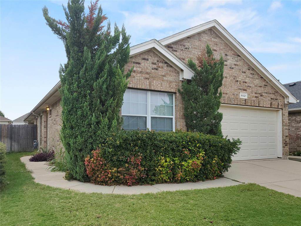 6521 Regina - Photo 1