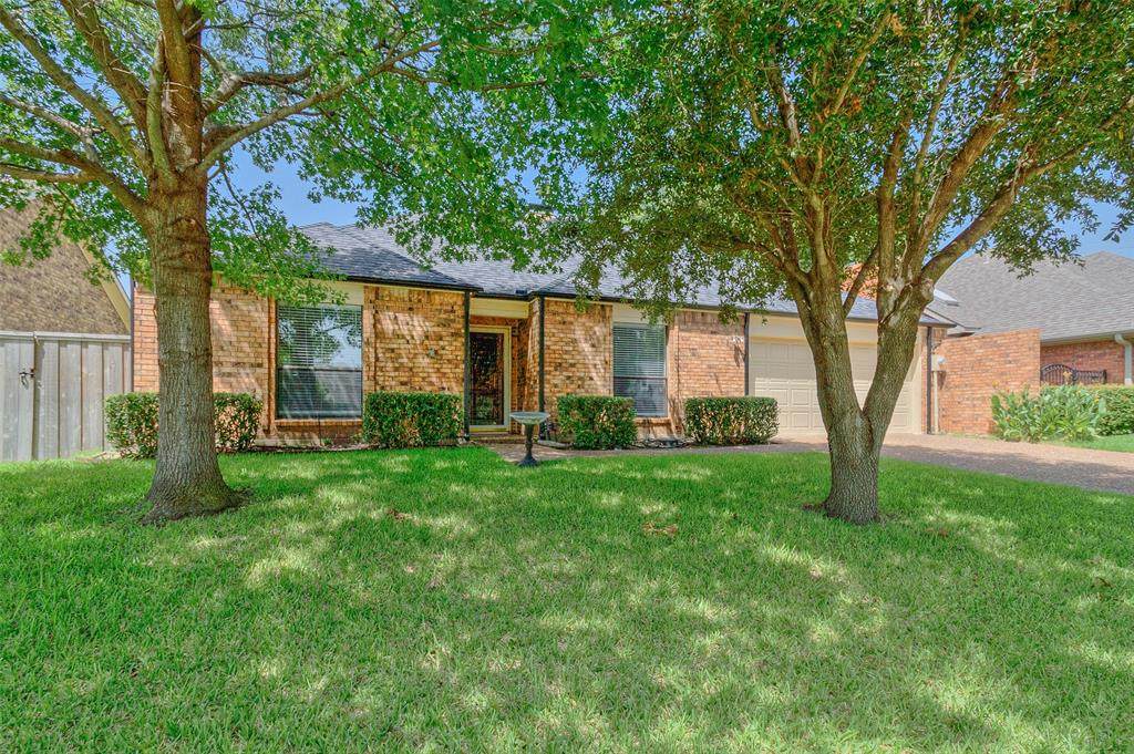 2715 Pinery Lane - Photo 1