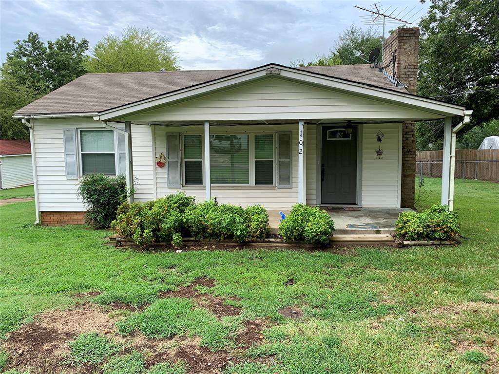 102 Walker - Photo 1