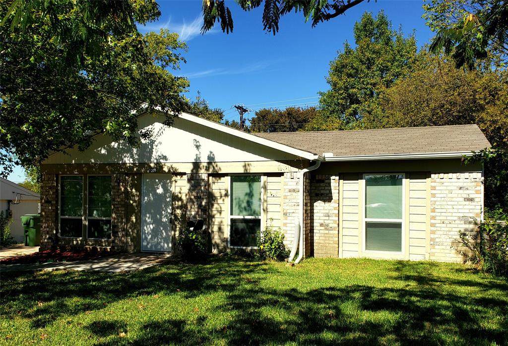 1005 Woodcrest Drive - Photo 1