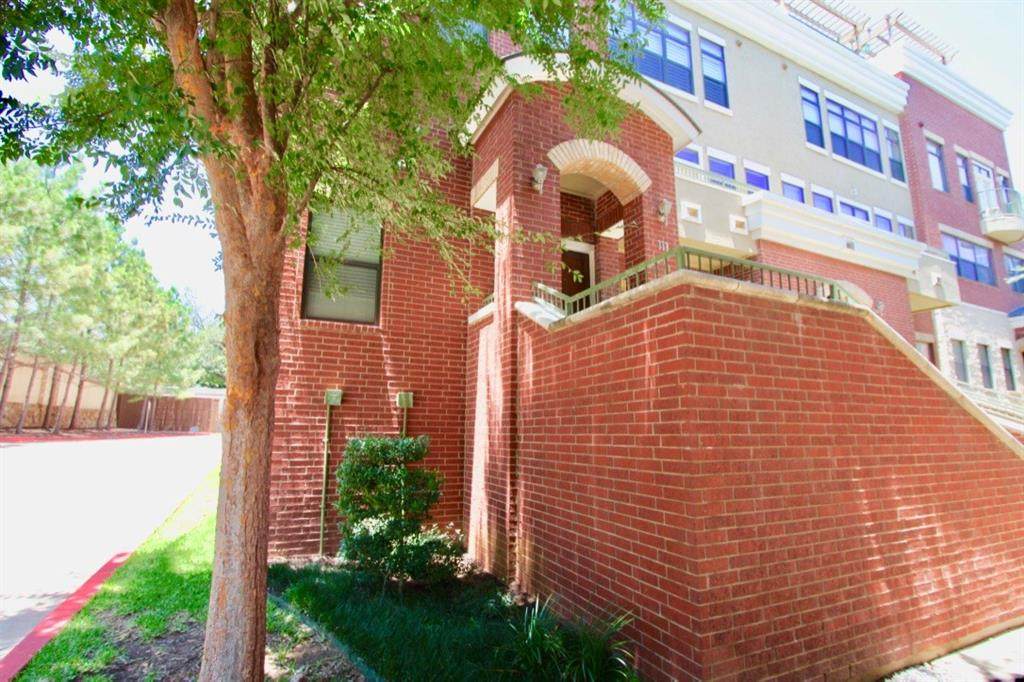 1201 Beaconsfield Lane - Photo 1