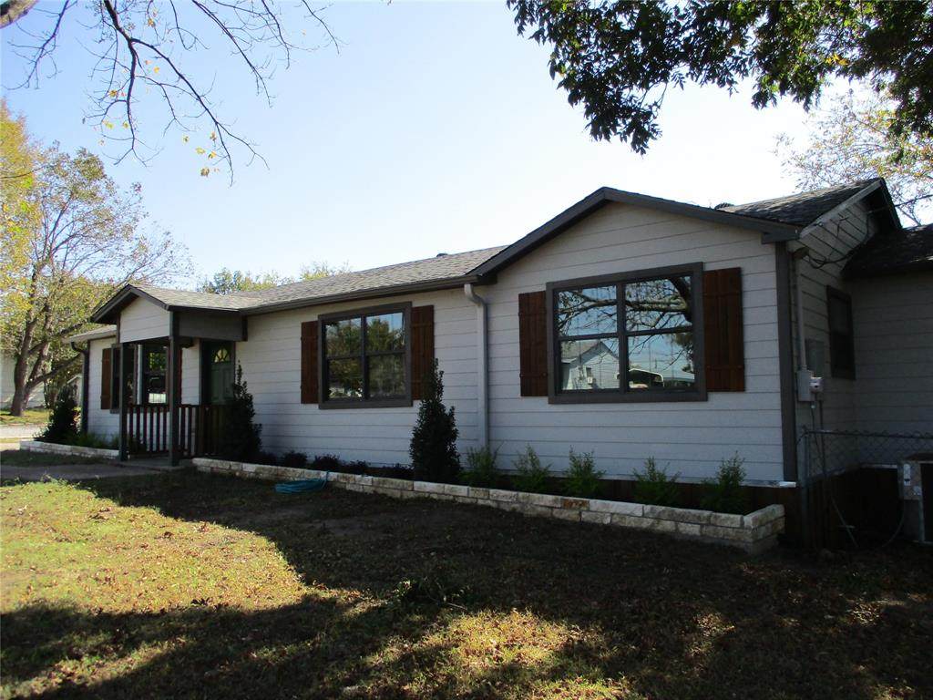 211 Sam Rayburn Road - Photo 1