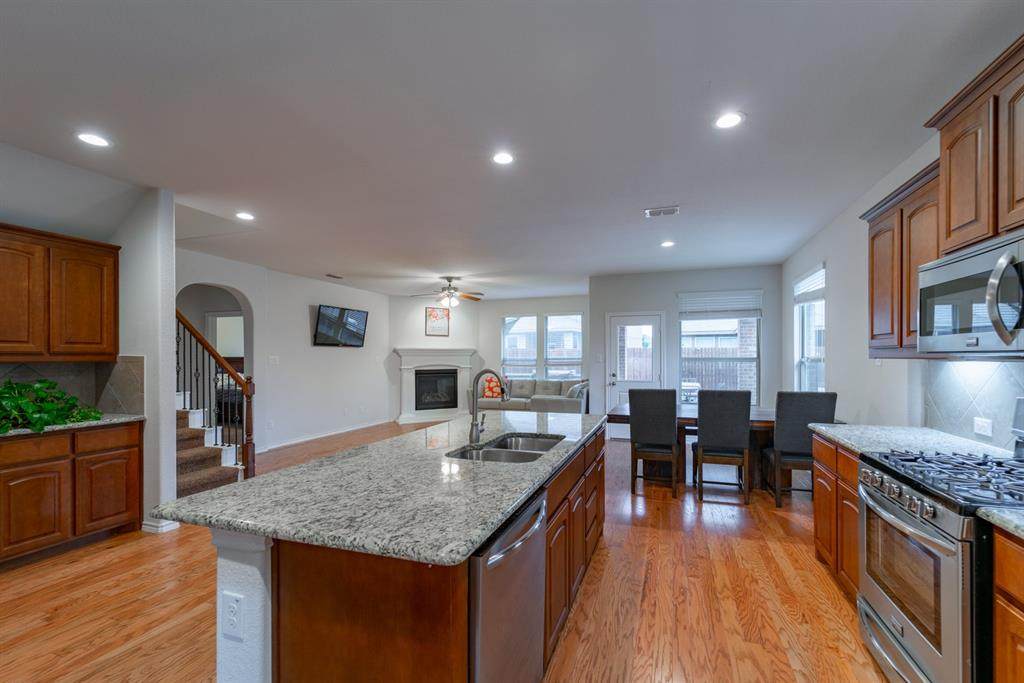 15728 Oak Pointe Drive - Photo 1