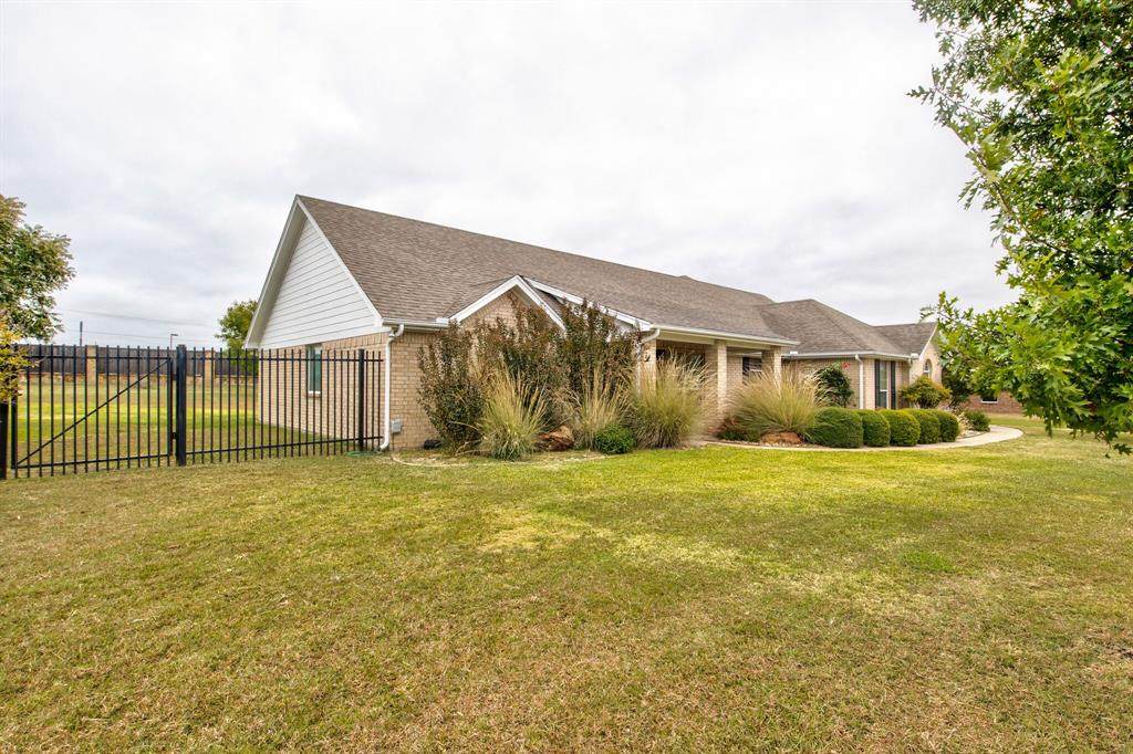 105 Raven Bend - Photo 1