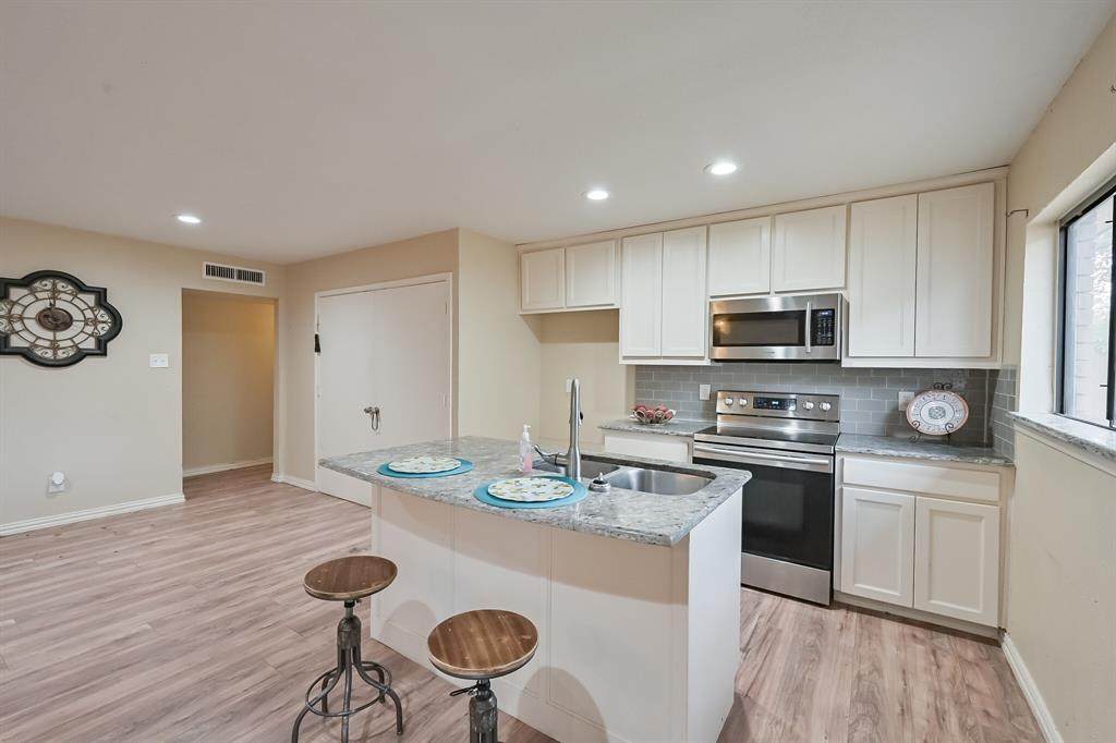1005 Loving Trail - Photo 1