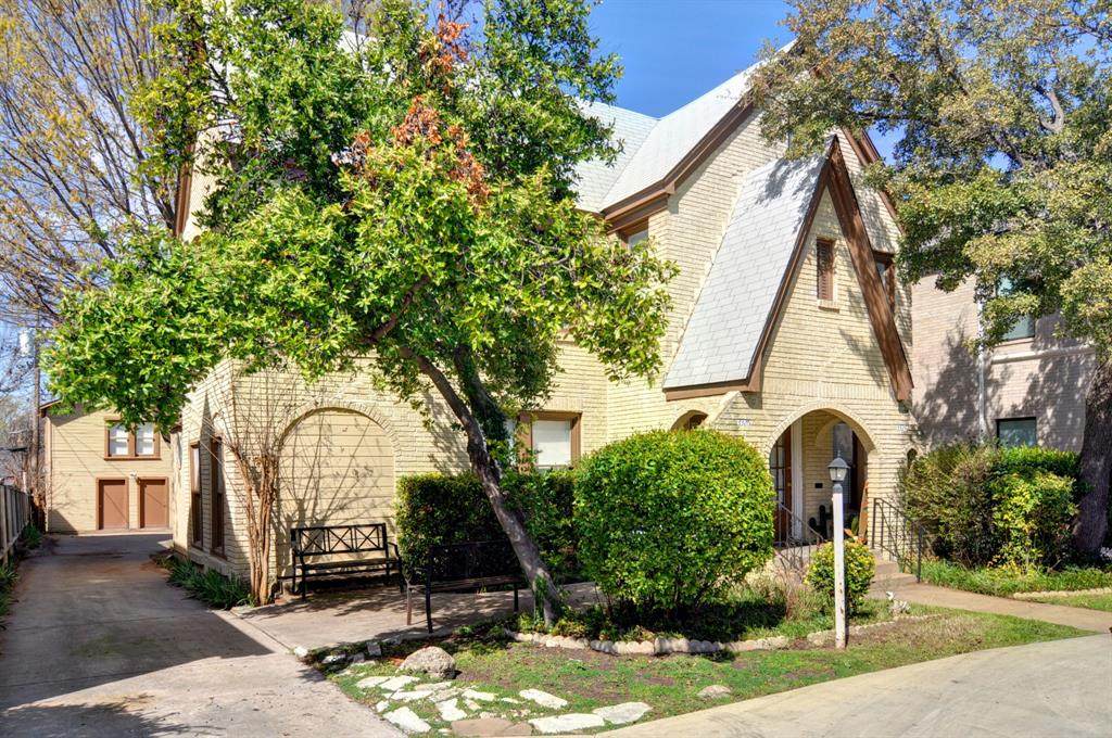 3324 University Drive - Photo 1