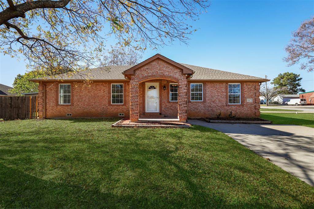 107 Lakeview Drive - Photo 1