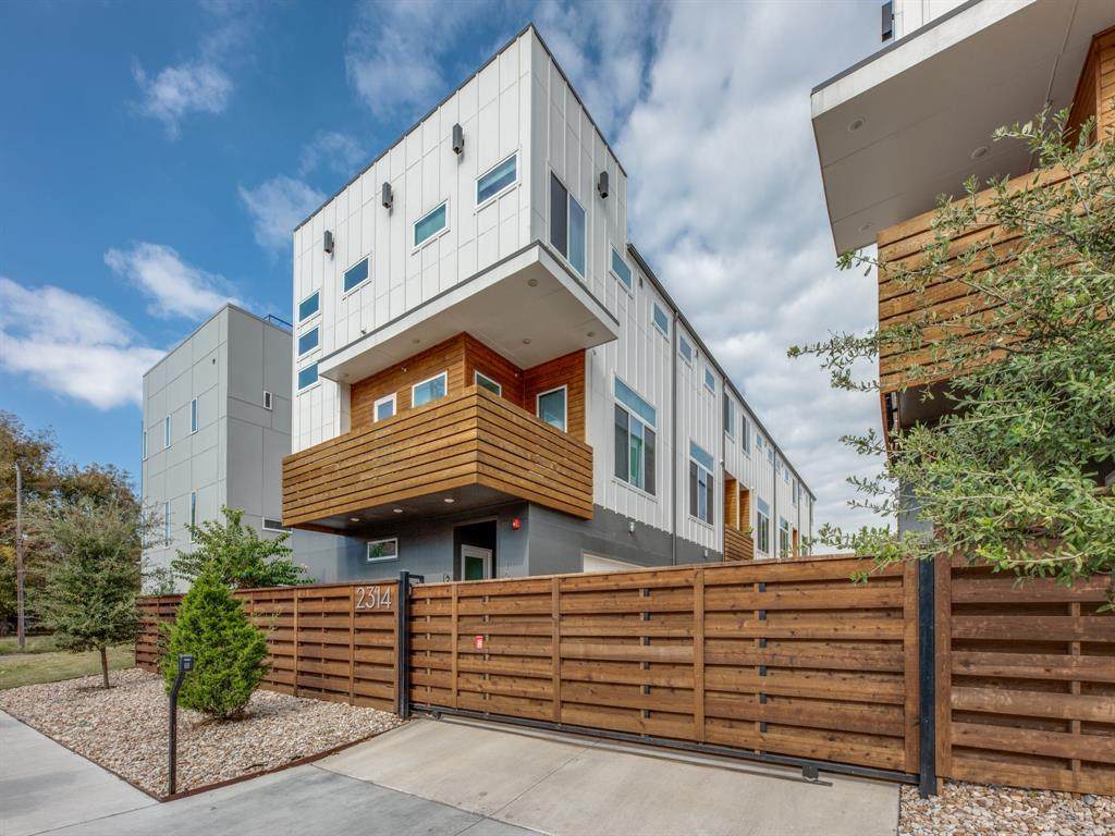2314 Carroll Avenue - Photo 1