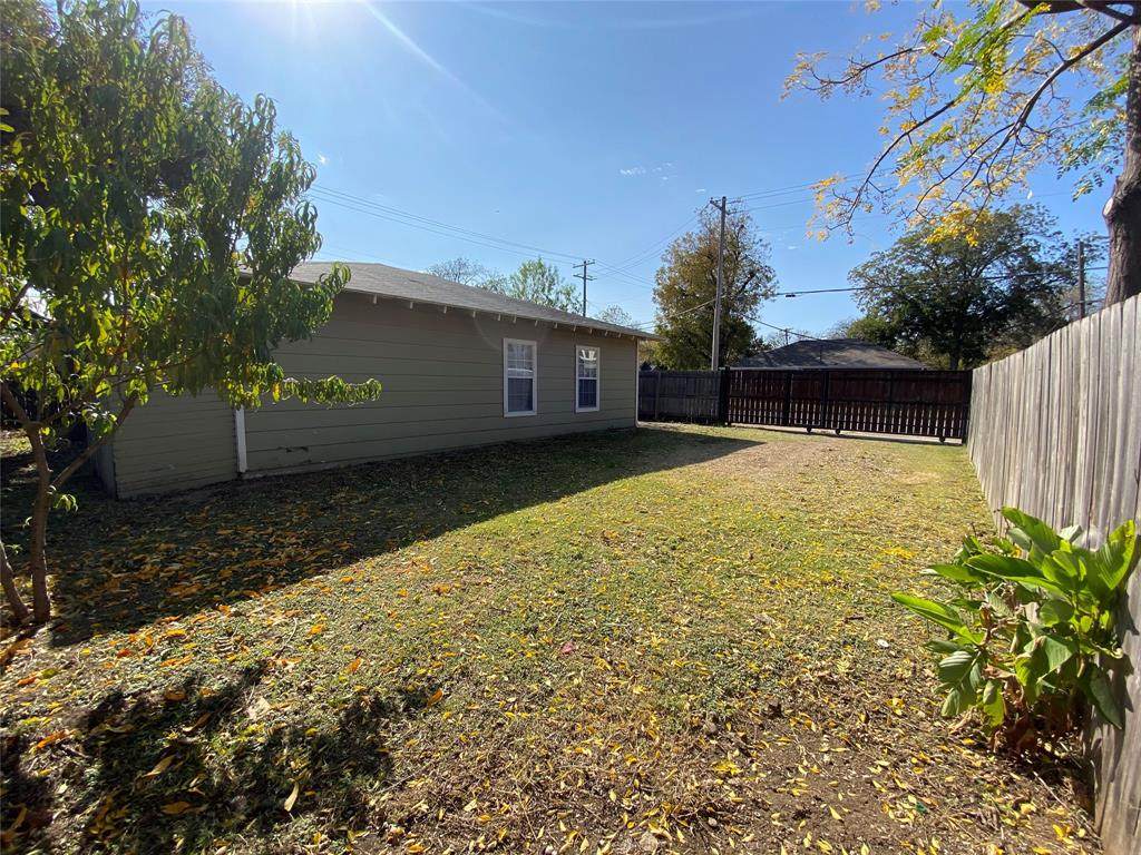 339 Pembroke Avenue - Photo 1