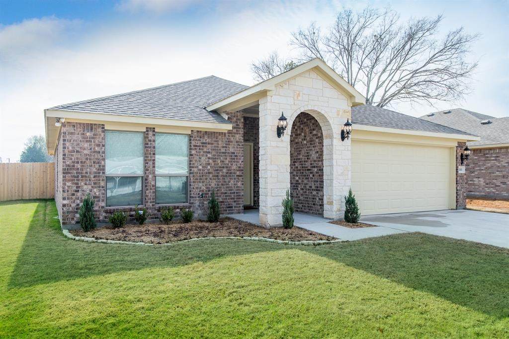 143 Westview Drive - Photo 1