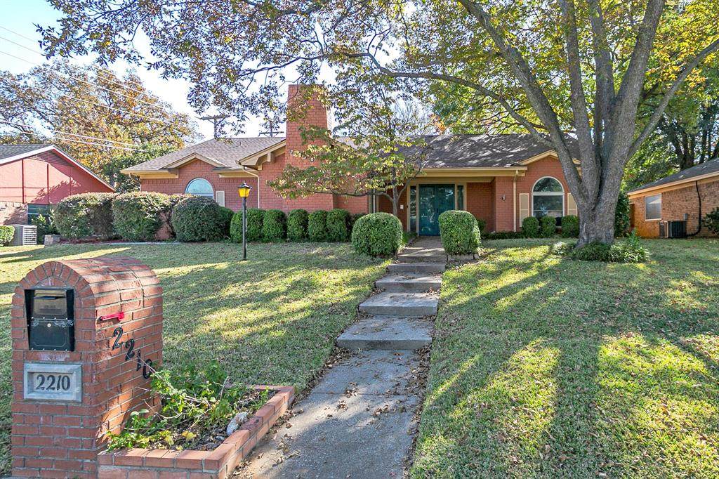 2210 Sanford Street - Photo 1