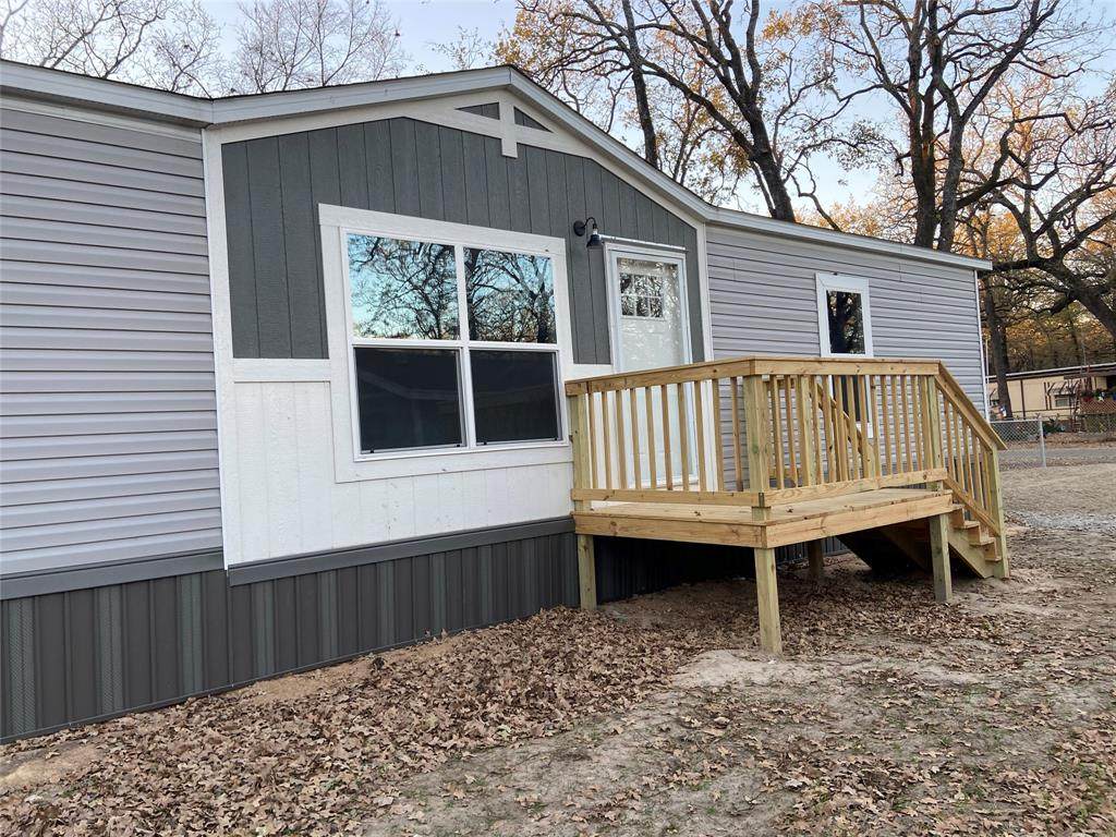 111 12 Oaks Circle - Photo 1
