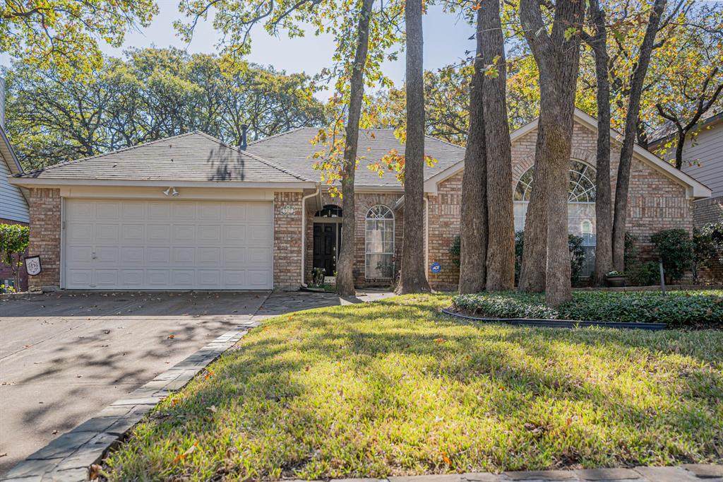 527 Woodhill Court - Photo 1