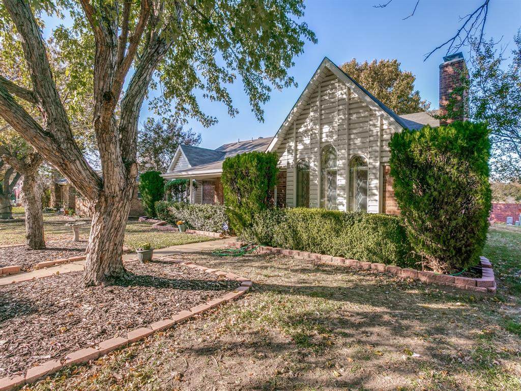 1629 Rocky Point Drive - Photo 1