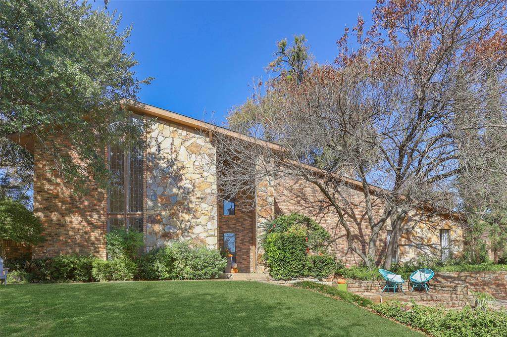 9209 Westwind Court - Photo 1