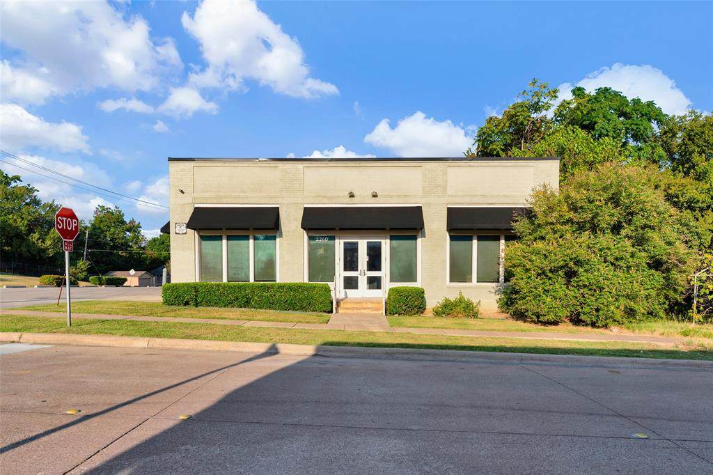 2260 College Avenue - Photo 1
