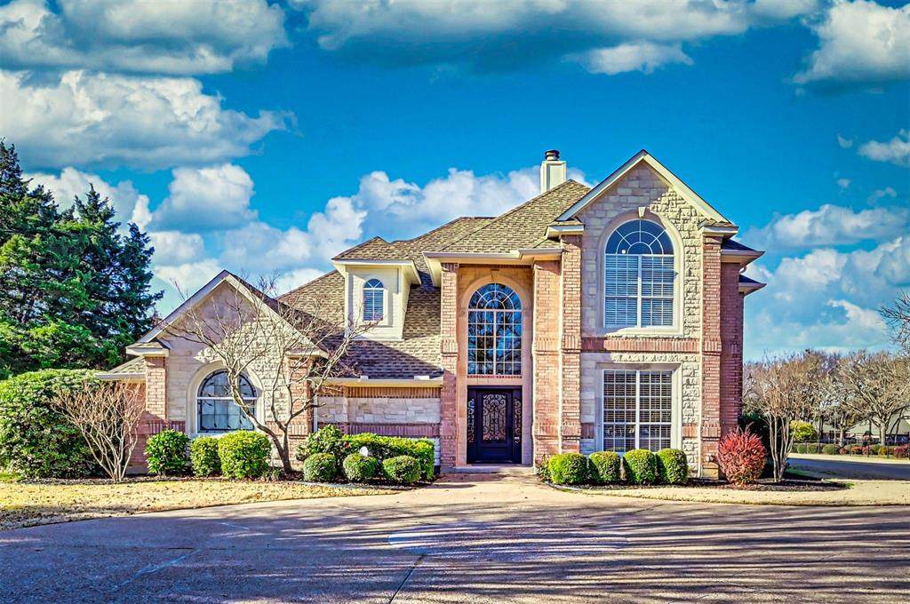 201 Creekwood Drive - Photo 1