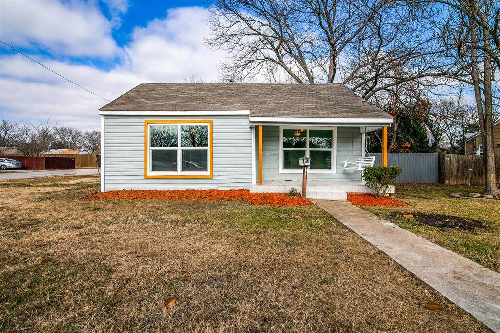 209 Avenue F - Photo 1