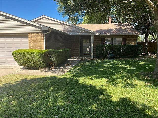 416 Everest Court - Photo 1
