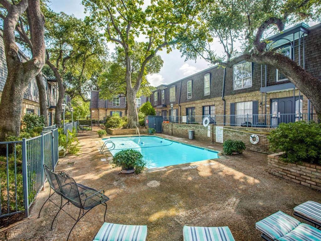5014 Les Chateaux Drive - Photo 1