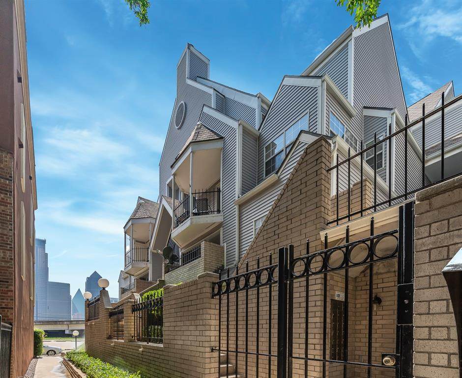 1010 Allen Street - Photo 1