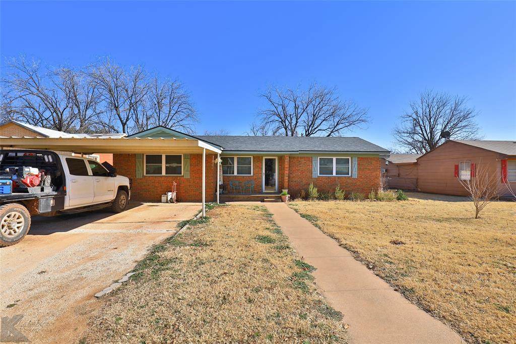 1102 Avenue K - Photo 1